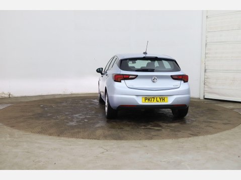 Vauxhall Astra 1.4i Turbo SRi Euro 6 5dr 4