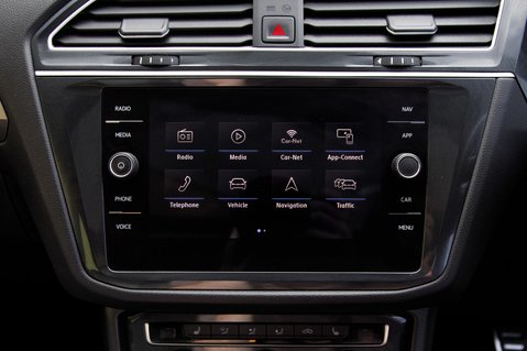 Volkswagen Tiguan R-LINE TECH TDI DSG 22