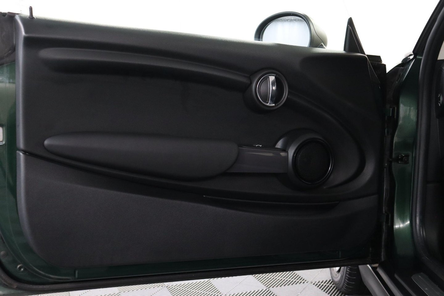 2018 MINI Hatch — image 37