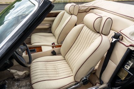 Aston Martin V8 Vantage Volante 27