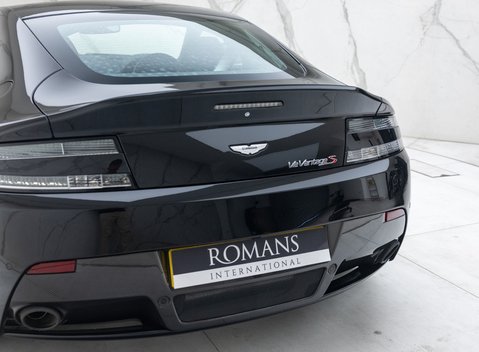 Aston Martin V12 Vantage S 34