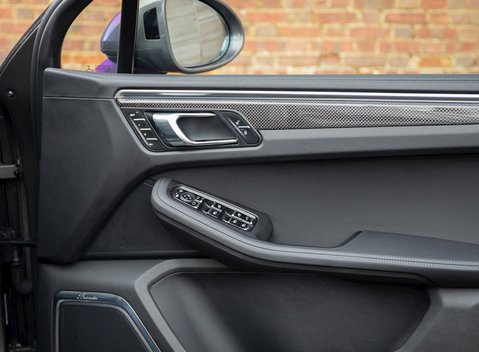 Porsche Macan Turbo 24