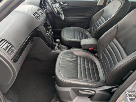 Skoda Yeti 2.0 TDI Laurin & Klement DSG 4WD Euro 5 5dr 26