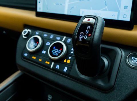 Land Rover Defender 110 X P400 23