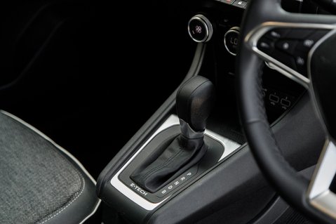 Renault Captur TECHNO E-TECH 37