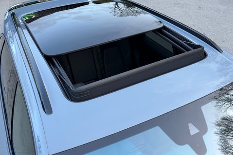 Porsche Cayenne V6 S E-HYBRID BLACK EDITION - PANORAMIC ROOF - AS NEW CONDITION 21