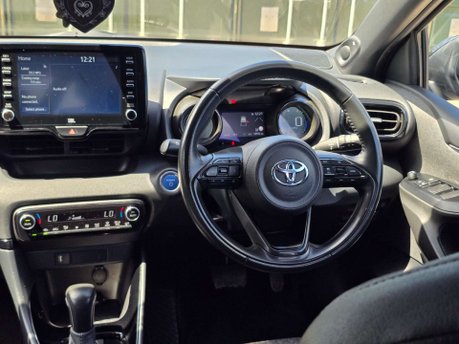 Toyota Yaris 1.5 VVT-h Dynamic Hatchback 5dr Petrol Hybrid E-CVT Euro 6 (s/s) (116 ps) 46