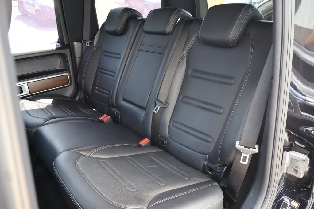 Mercedes-Benz G Series 2109 G 350 D 4MATIC AMG LINE PREMIUM MATT BLACK WRAPP 20