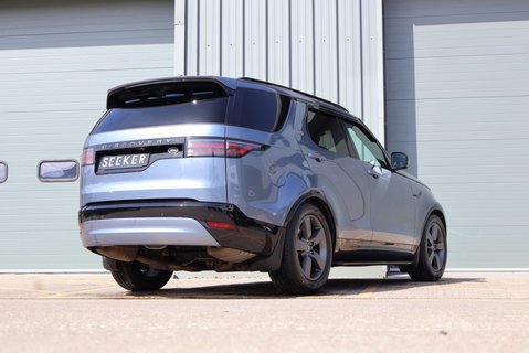 Land Rover Discovery R-DYNAMIC SE MHEV WITH GENUINE REAR SEAT CONVERSION STYLED BY SEEKER  6