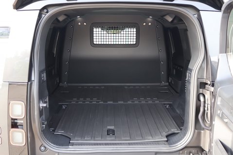 Land Rover Defender 110 BRAND NEW D350 HARD TOP  HSE STYLED BY SEEKER 3 SEATER ASK ABOUT REAR SEATS 24