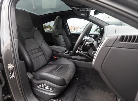 Porsche Cayenne GTS Coupé 12