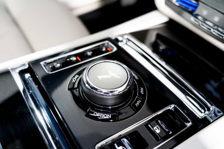 Rolls-Royce Ghost V12. FULL PPF. STARLIGHT. H, C & M SEATS. REAR ENTERTAINMENT. HUD. 52