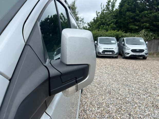 Ford Transit Custom SWB L1H1 Low Roof Limited 270 Air Con Alloys Sensors EURO 6 NO VAT 20