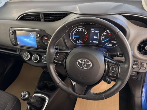 Toyota Yaris 1.5 VVT-i Icon Tech Euro 6 5dr 12