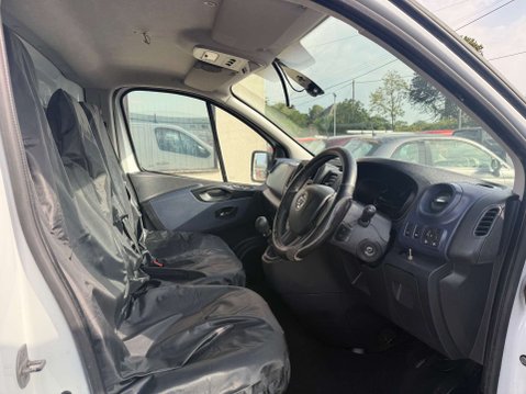 Vauxhall Vivaro 1.6 Vivaro 2700 CDTI 9