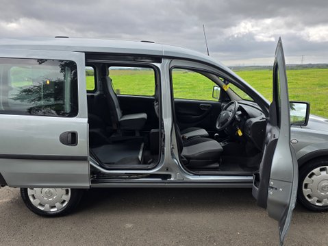 Vauxhall Combo TOUR ESSENTIA CDTI 19