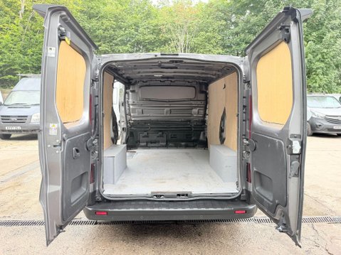 Renault Trafic 1.6 dCi ENERGY 27 Sport Nav Panel Van 5dr Diesel Manual SWB Standard Roof E 14