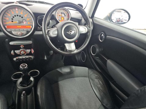 Mini Hatch 1.6 Cooper 3dr 20