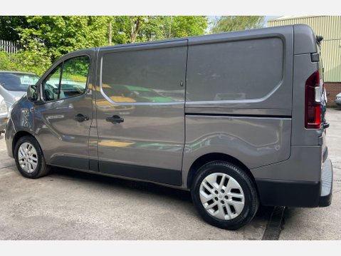 Renault Trafic 1.6 dCi 27 Sport Nav Panel Van 5dr Diesel Manual SWB Standard Roof Euro 6 ( 14