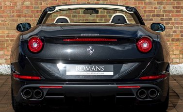Ferrari California T HS 5