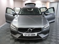Volvo V60 B4 CROSS COUNTRY AWD MHEV 7