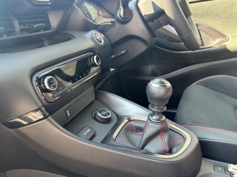 Toyota Yaris GR-Y CIRCUIT 12