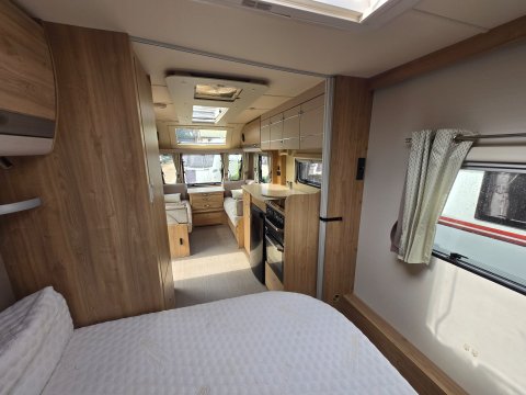 Elddis Sussex Premier Midhurst 8