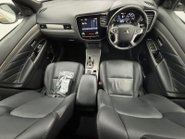 Mitsubishi Outlander PHEV DYNAMIC SAFETY 4