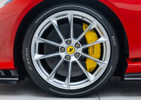 Ferrari 812 Competizione 