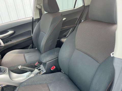 Toyota Auris 1.6 V-Matic SR Euro 5 5dr 29