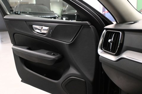 Volvo V60 2.0 V60 + B4 MHEV Auto 5dr 39