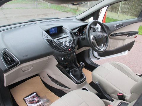Ford B-Max 1.0T EcoBoost Titanium Navigator Euro 6 5dr 12