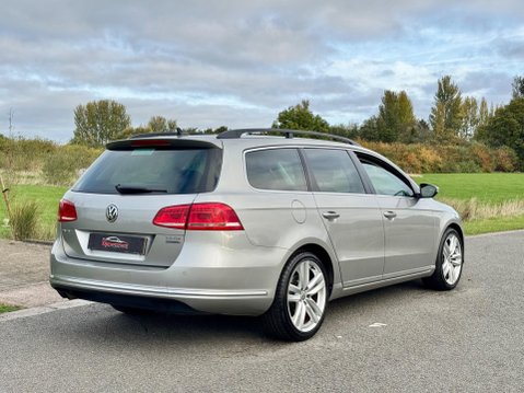 Volkswagen Passat 2.0 TDI BlueMotion Tech Executive Style DSG Euro 5 (s/s) 5dr 8