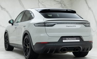 Porsche Cayenne GTS 7