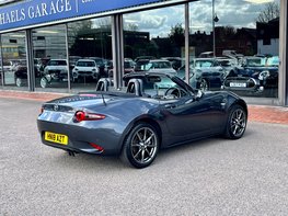 Mazda MX-5 SPORT NAV 8