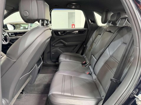 Porsche Cayenne 2.9T V6 S SUV 5dr Petrol TiptronicS 4WD Euro 6 (s/s) (440 ps) 40