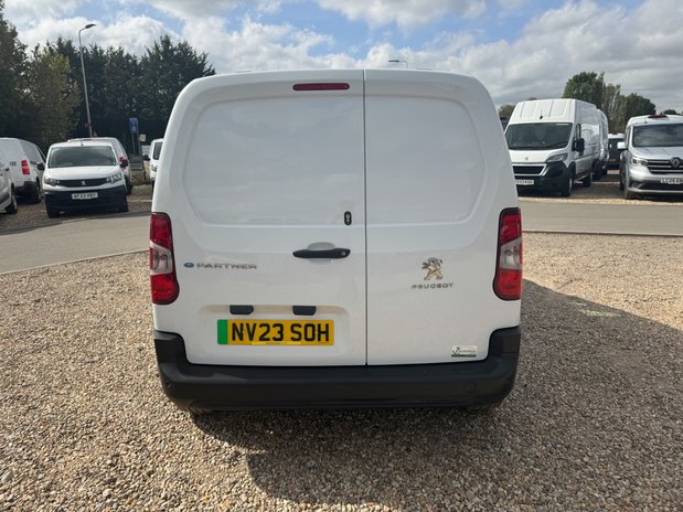 Peugeot e-Partner AUTO 50Kwh [SOLD KH] SWB L1H1 LR Professional Premium Plus Air Con Sensors 7