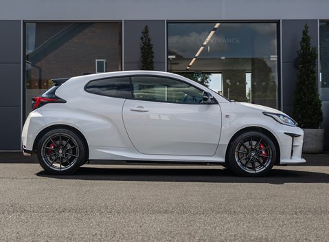 Toyota Yaris GR-Y CIRCUIT 2
