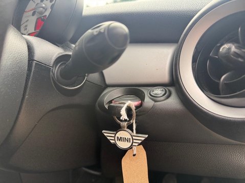 Mini Convertible 1.6 Cooper Euro 5 (s/s) 2dr 23