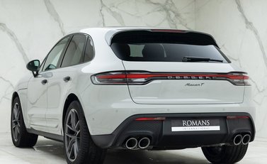 Porsche Macan T 3
