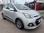 Hyundai i10 1.2 PREMIUM 4