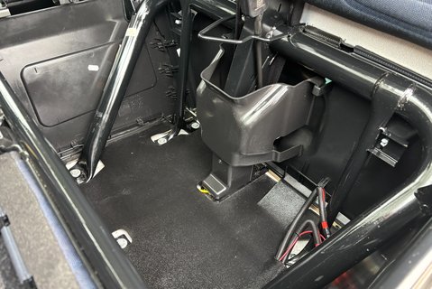 Iveco Daily 70C18V Welfare Unit - Tail Lift / Toilet / 7 Seats / Air Con 18