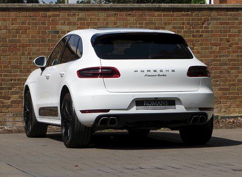 Porsche Macan Turbo 6