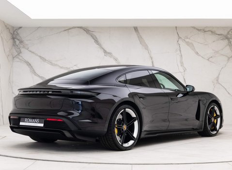 Porsche Taycan TURBO S 93KWH 26