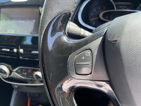 Renault Clio 1.5 dCi Dynamique S MediaNav Euro 5 (s/s) 5dr 21