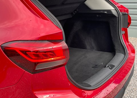 MG ZS 1.5 HYBRID+ TROPHY 10