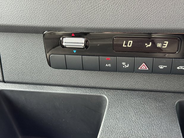 Mercedes-Benz Sprinter AUTO LWB L3H2 High Roof 315 Pro Air Con Sensors EURO 6 37