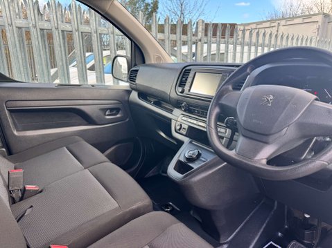 Peugeot Expert 2.0 Expert Professional Premium+ L2 Blue HDi A 7