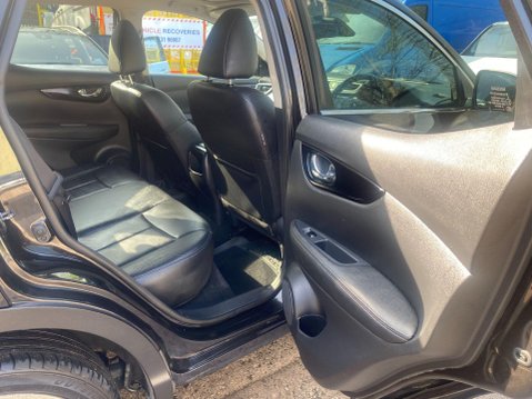 Nissan Qashqai 1.6 dCi Tekna SUV 5dr Diesel Manual 2WD Euro 6 (s/s) (130 ps) 37