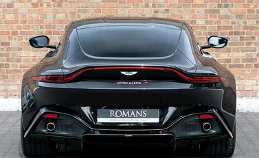 Aston Martin V8 Vantage 5